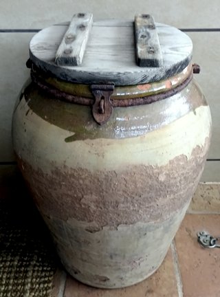 Tinaja antigua de barro 1880 S.XIX tapa madera