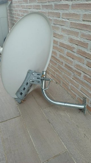 Antena Parabólica Bulatsatcom 60cm