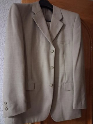 Oferta Traje de caballero beige