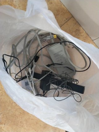 Consola Wii U Negra + Cargador para piezas