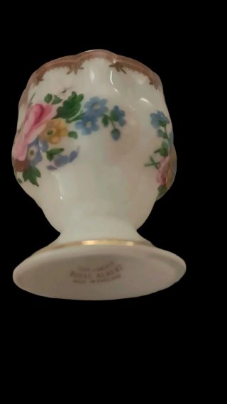 Huevera de  Porcelana Inglesa Royal Albert