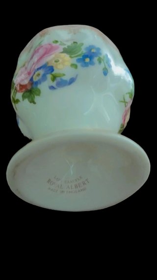 Huevera de  Porcelana Inglesa Royal Albert