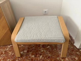 Sillón Poäng madera y tela gris