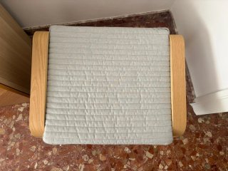 Sillón Poäng madera y tela gris
