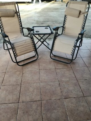 Juego 2 butacas y mesa auxiliar beige