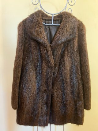 Chaquetón de piel marrón