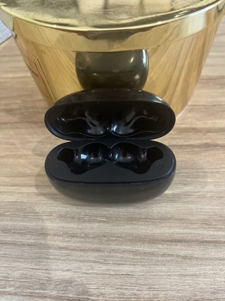 Caja de auriculares negra