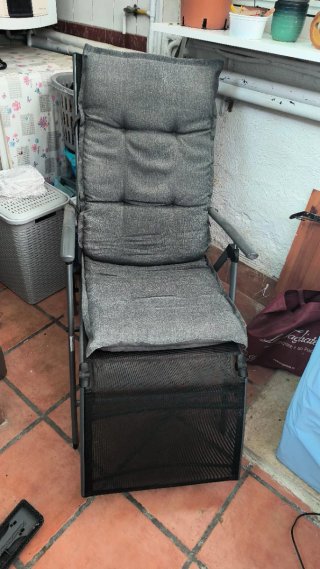 Hamaca plegable gris y negra