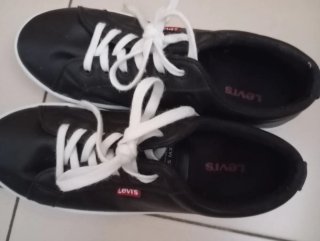 Zapatillas Levis Mujer Negras