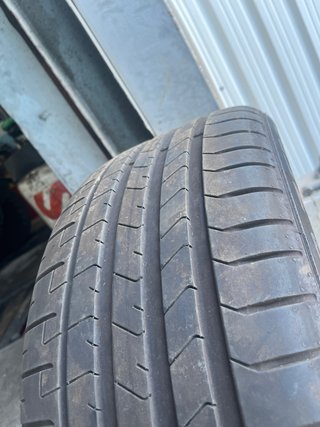 Neumático Pirelli Pzero 245/40-20 99Y