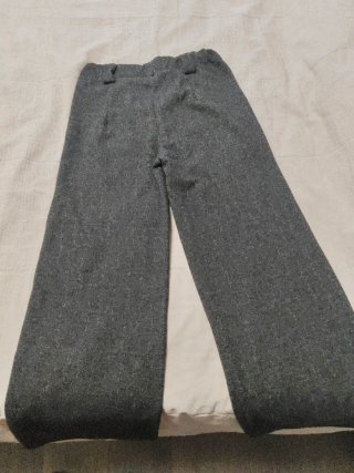 Pantalón recto gris oscuro talla M