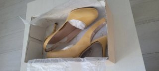 Zapatos destalonados beige