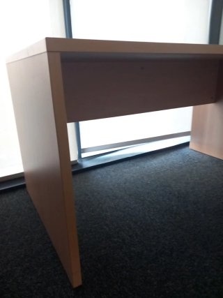 Mesa de oficina de madera