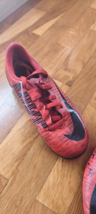 Scarpe da calcio Nike Taglia 30 Rosse