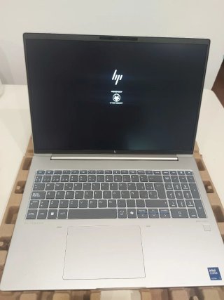 HP EliteBook 660 G11 Plata Precio Negociable