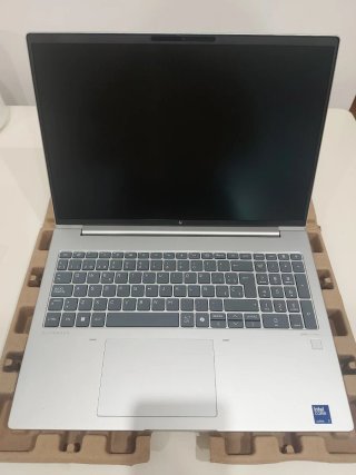 HP EliteBook 660 G11 Plata Precio Negociable