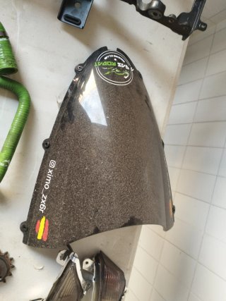 Cúpula oscura Kawasaki ZX6R de segunda mano por 30 EUR en