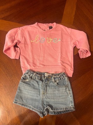 Conjunto Sudadera Rosa Kabi Pantalón Vaquero Zara