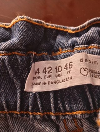 Pantalón corto vaquero con cinturón
