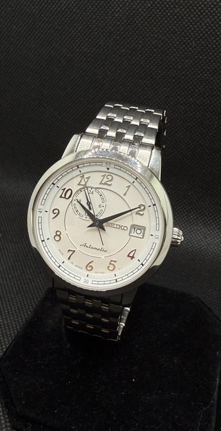 Reloj Seiko Automático Plata y Blanco