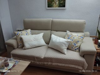 Sofá beige 2 plazas poco uso