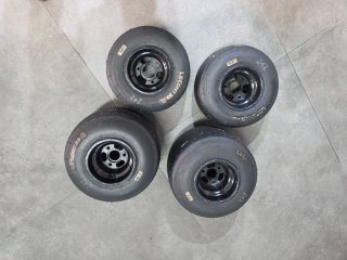 Llantas originales CRG con neumáticos lecont lpm