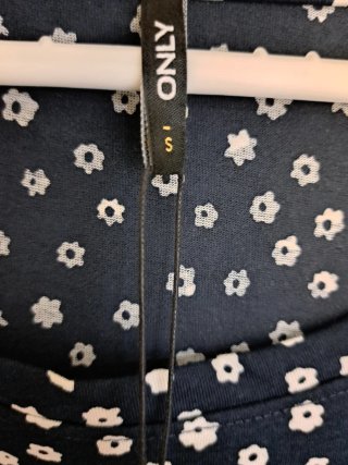 Vestido Only floral azul marino