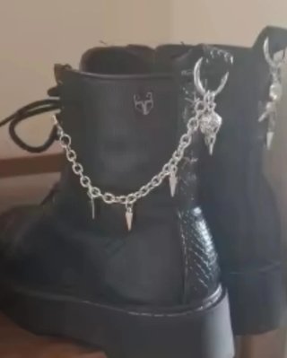 Cadena para zapatos/botas cabeza cuervo