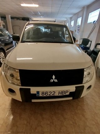 Mitsubishi Montero 2011