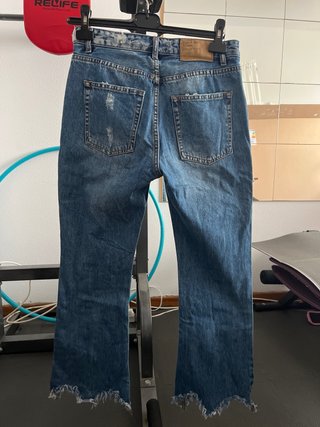 Jeans Pull&Bear Miniflare Azules, detalle bajos