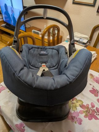 Silla de coche para bebé marca CHICCO