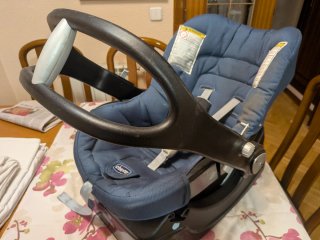 Silla de coche para bebé marca CHICCO