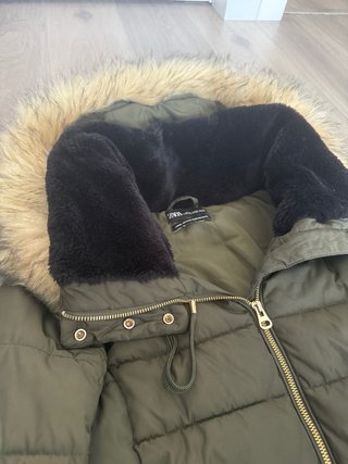 Chaqueta Zara verde con capucha