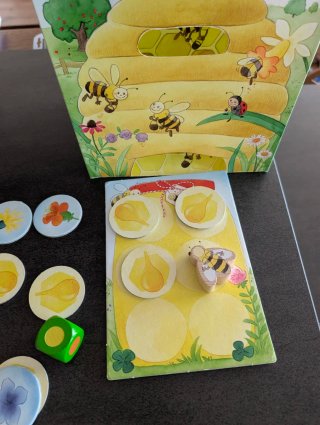 HABA: Mis primeros juegos de mesa - La Abeja Adela