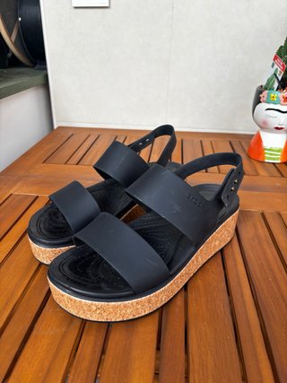 Sandalias plataforma Crocs negras
