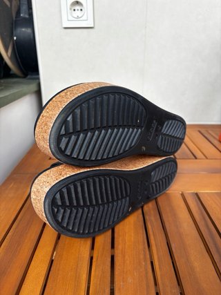 Sandalias plataforma Crocs negras