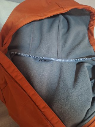 Chaqueta Salomon Naranja con Capucha