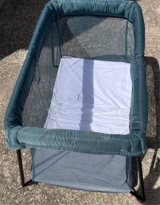 Cuna de viaje BabyBjorn casi nueva