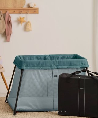 Cuna de viaje BabyBjorn casi nueva