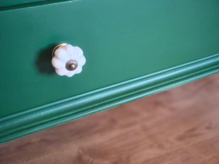 Cajonera de madera verde