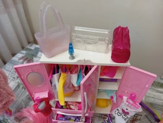 Barbies con armario y accesorios