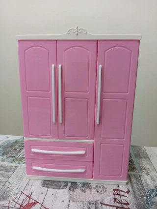 Barbies con armario y accesorios
