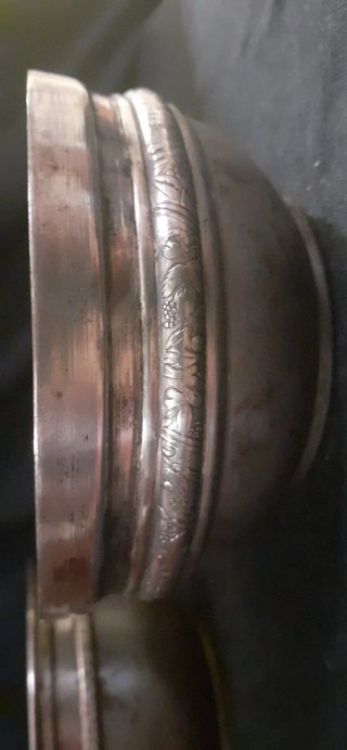 2 Cuencos antiguos de bronce chapado en plata.