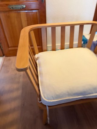 Sillón grande de madera