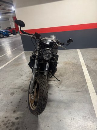Suzuki GSX750F Cafe Racer Negra