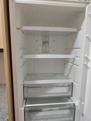 Nevera blanca  Recoger en santa Feliu de codines