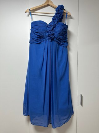 Vestido azul de fiesta con flores