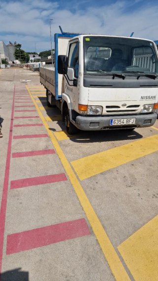 Nissan Cabstar 2004