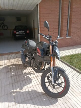 Hanway 125 Naked Negra