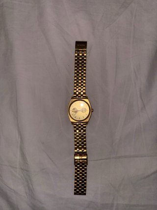 Reloj Vintage Nixon Dorado